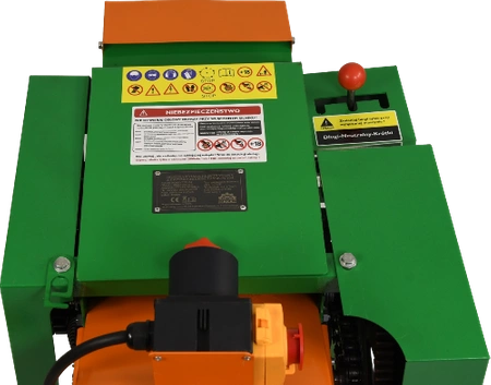 Rozdrabniacz elektryczny z przenośnikiem taśmowym MAK-22P-24