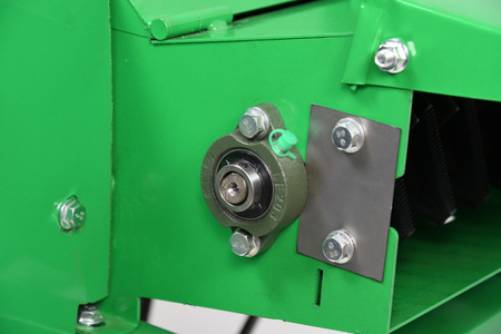 Rozdrabniacz elektryczny z automatycznym przenośnikiem metalowym MAK-30P-24A